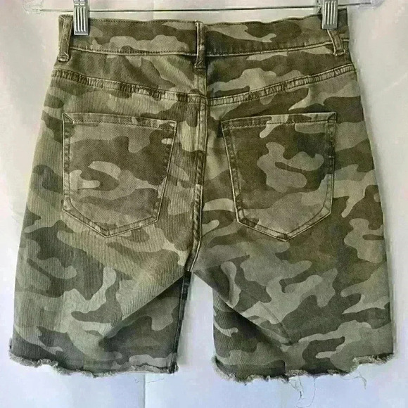 Express Camouflage High Rise Stretch Bermuda Shorts, Size 2 - Picture 7 of 7